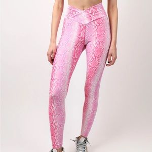 LAST CHANCE - Beach Riot Pink Snakeskin leggings